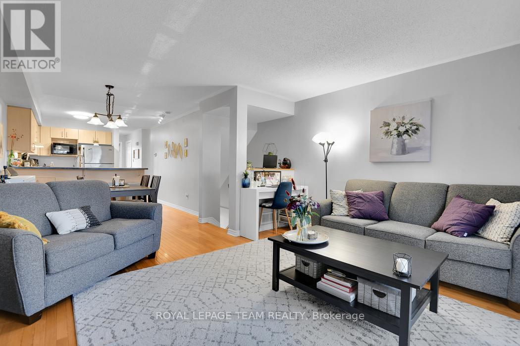 131 Tall Pines Pine, Ottawa, Ontario  K2H 1H1 - Photo 13 - X12640620