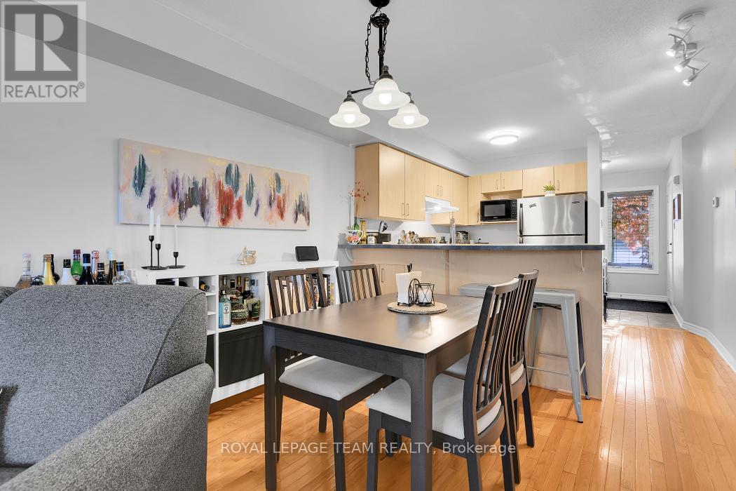 131 Tall Pines Pine, Ottawa, Ontario  K2H 1H1 - Photo 14 - X12640620