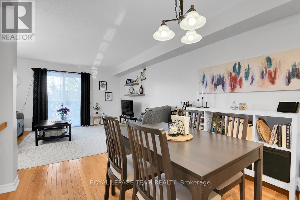 131 Tall Pines Pine, Ottawa, Ontario  K2H 1H1 - Photo 15 - X12640620