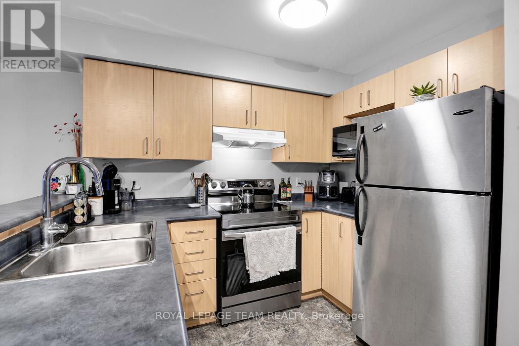 131 Tall Pines Pine, Ottawa, Ontario  K2H 1H1 - Photo 17 - X12640620