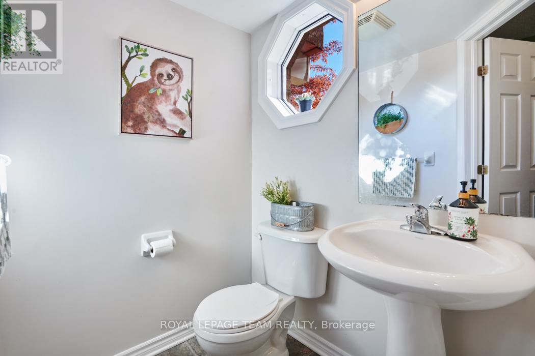 131 Tall Pines Pine, Ottawa, Ontario  K2H 1H1 - Photo 21 - X12640620