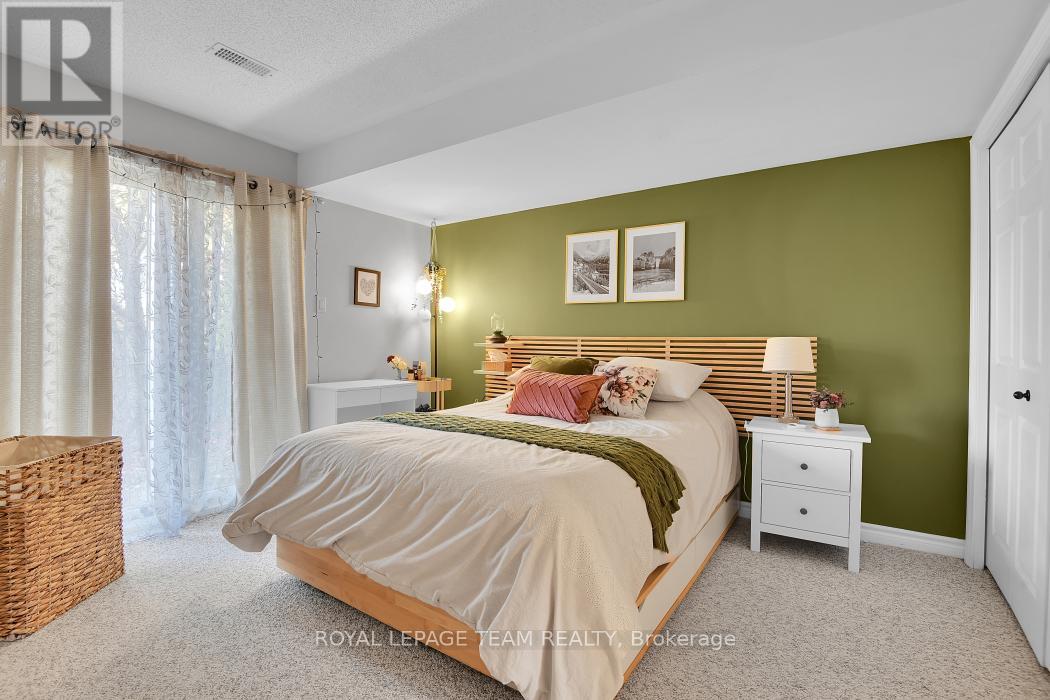 131 Tall Pines Pine, Ottawa, Ontario  K2H 1H1 - Photo 23 - X12640620