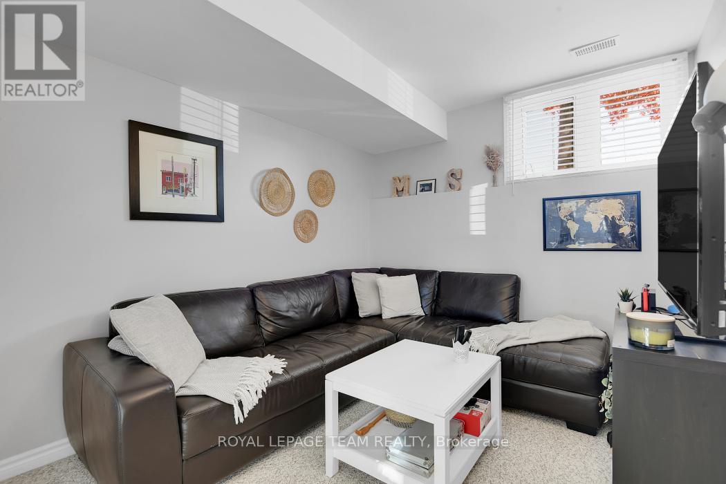 131 Tall Pines Pine, Ottawa, Ontario  K2H 1H1 - Photo 25 - X12640620