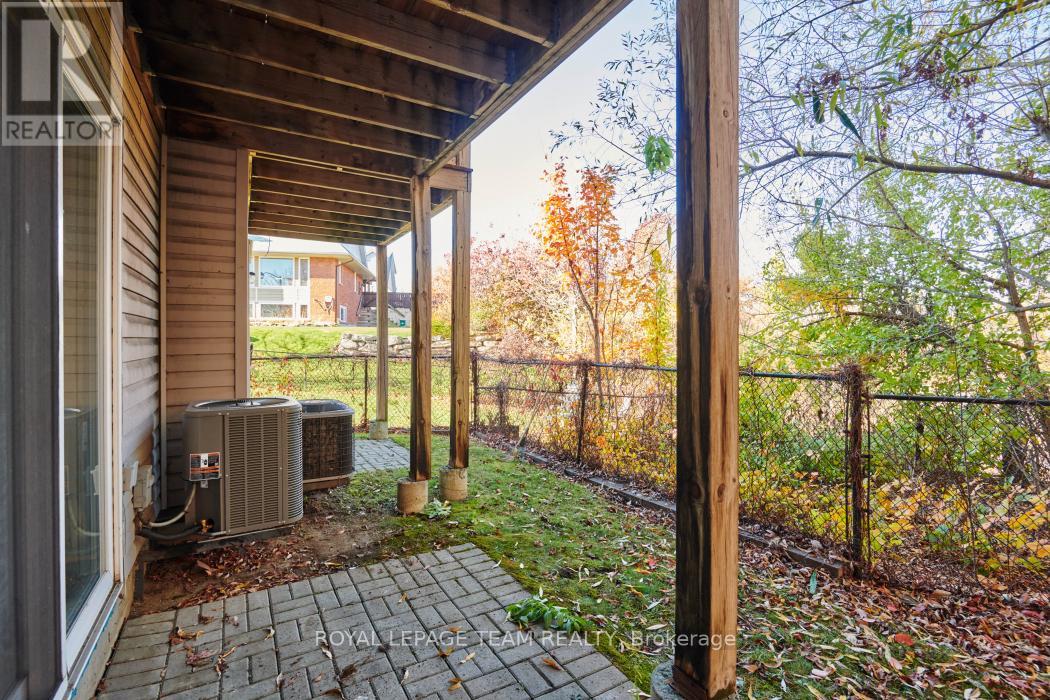 131 Tall Pines Pine, Ottawa, Ontario  K2H 1H1 - Photo 33 - X12640620