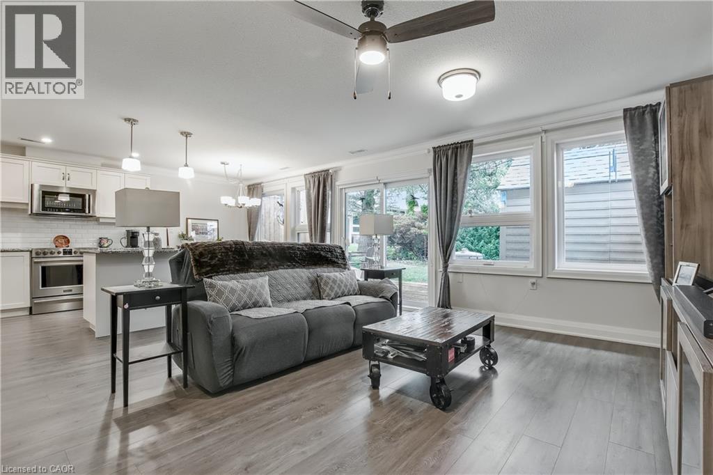 47 Bishop Reding Trail, Hamilton, Ontario  L9B 2L7 - Photo 13 - 40766288