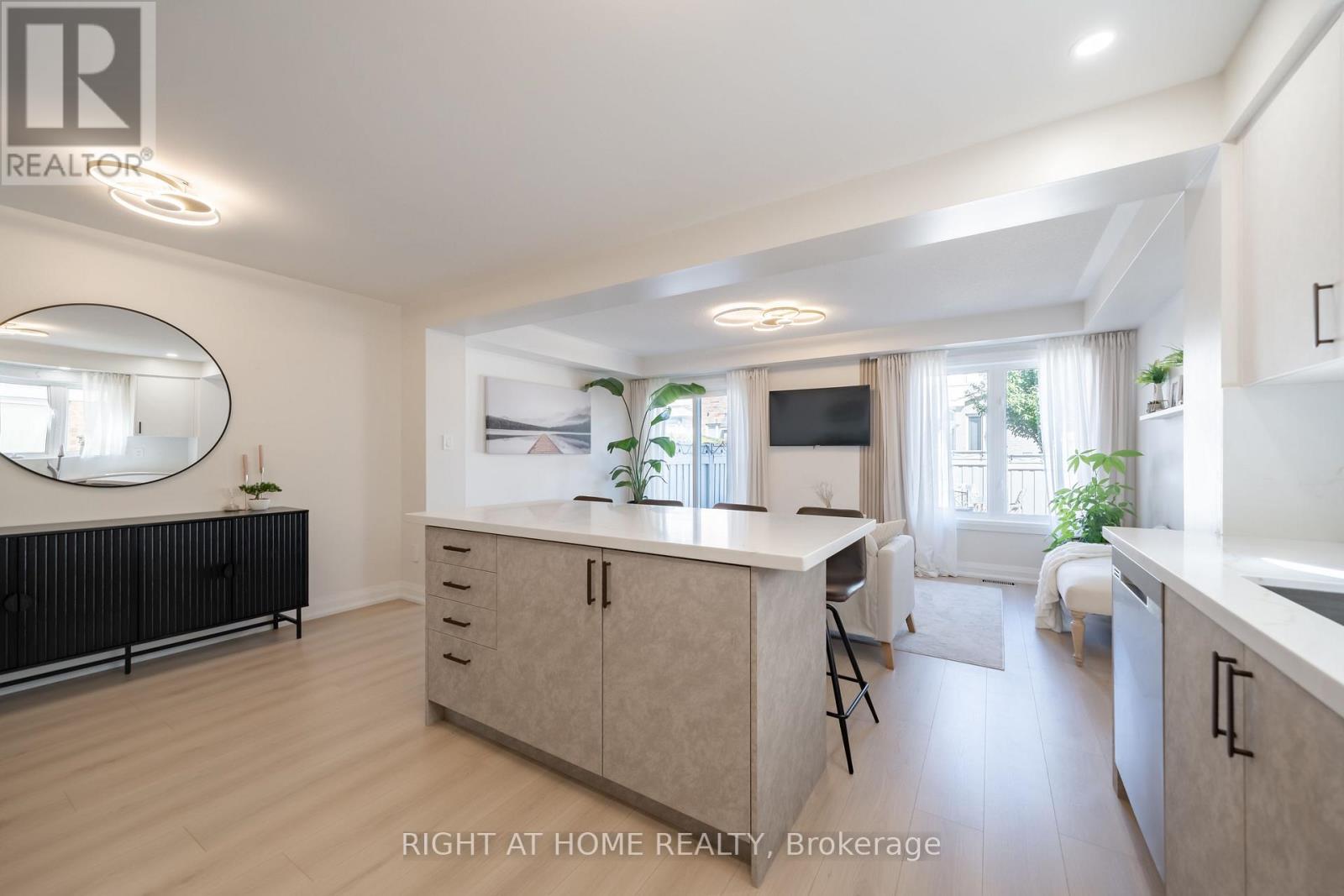 182 Meadowhawk Trail, Bradford West Gwillimbury, Ontario  L3Z 0E9 - Photo 11 - N12441386