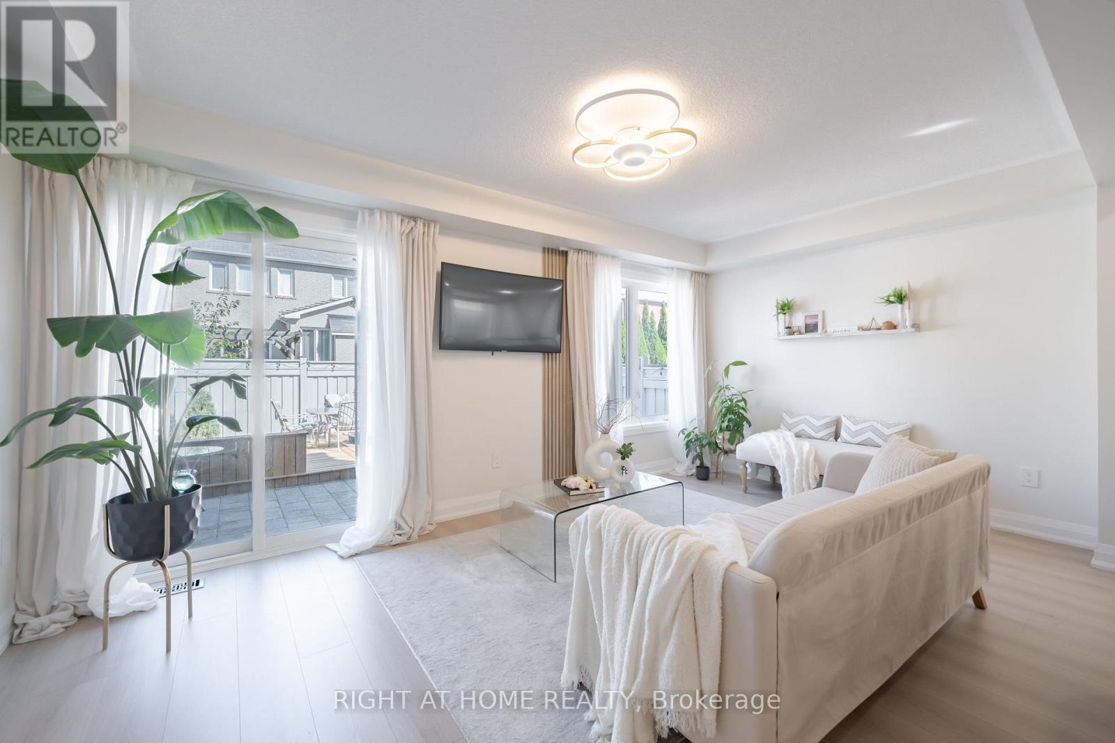 182 Meadowhawk Trail, Bradford West Gwillimbury, Ontario  L3Z 0E9 - Photo 14 - N12441386