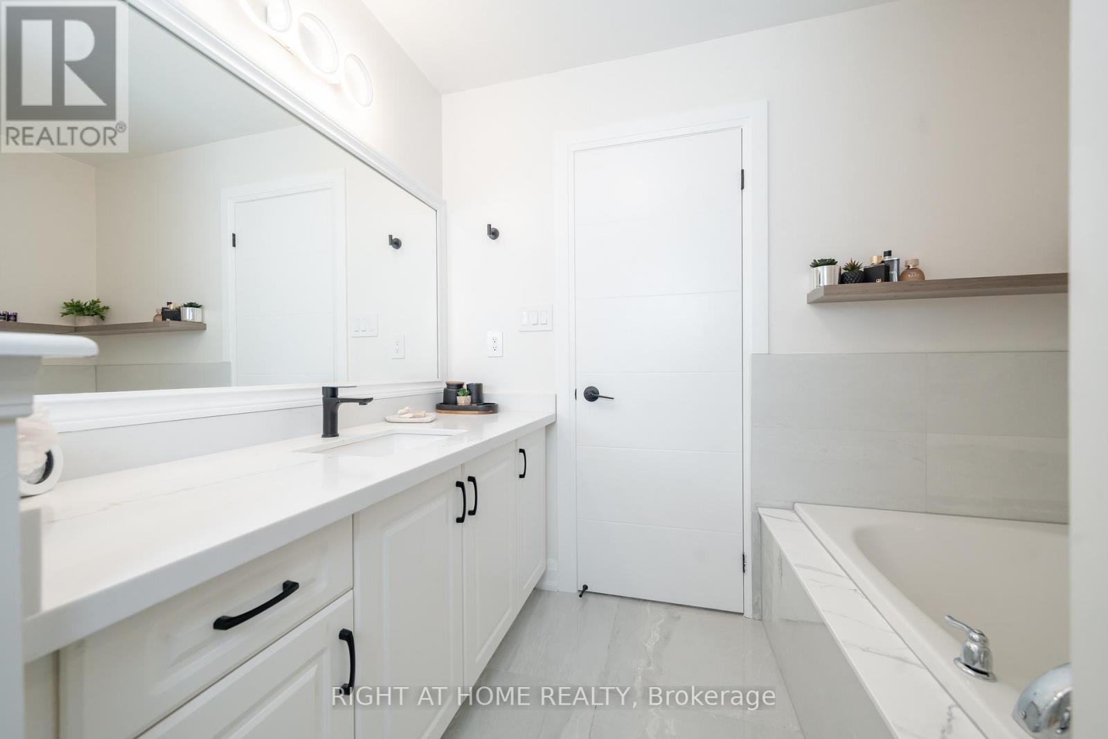 182 Meadowhawk Trail, Bradford West Gwillimbury, Ontario  L3Z 0E9 - Photo 28 - N12441386