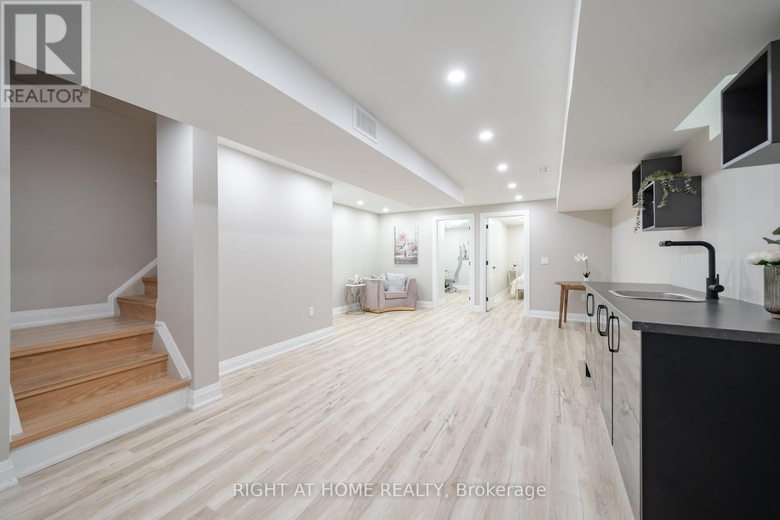 182 Meadowhawk Trail, Bradford West Gwillimbury, Ontario  L3Z 0E9 - Photo 32 - N12441386