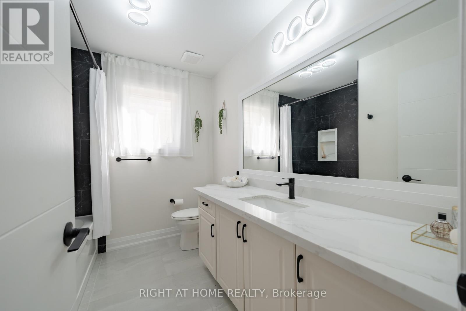 182 Meadowhawk Trail, Bradford West Gwillimbury, Ontario  L3Z 0E9 - Photo 26 - N12441386