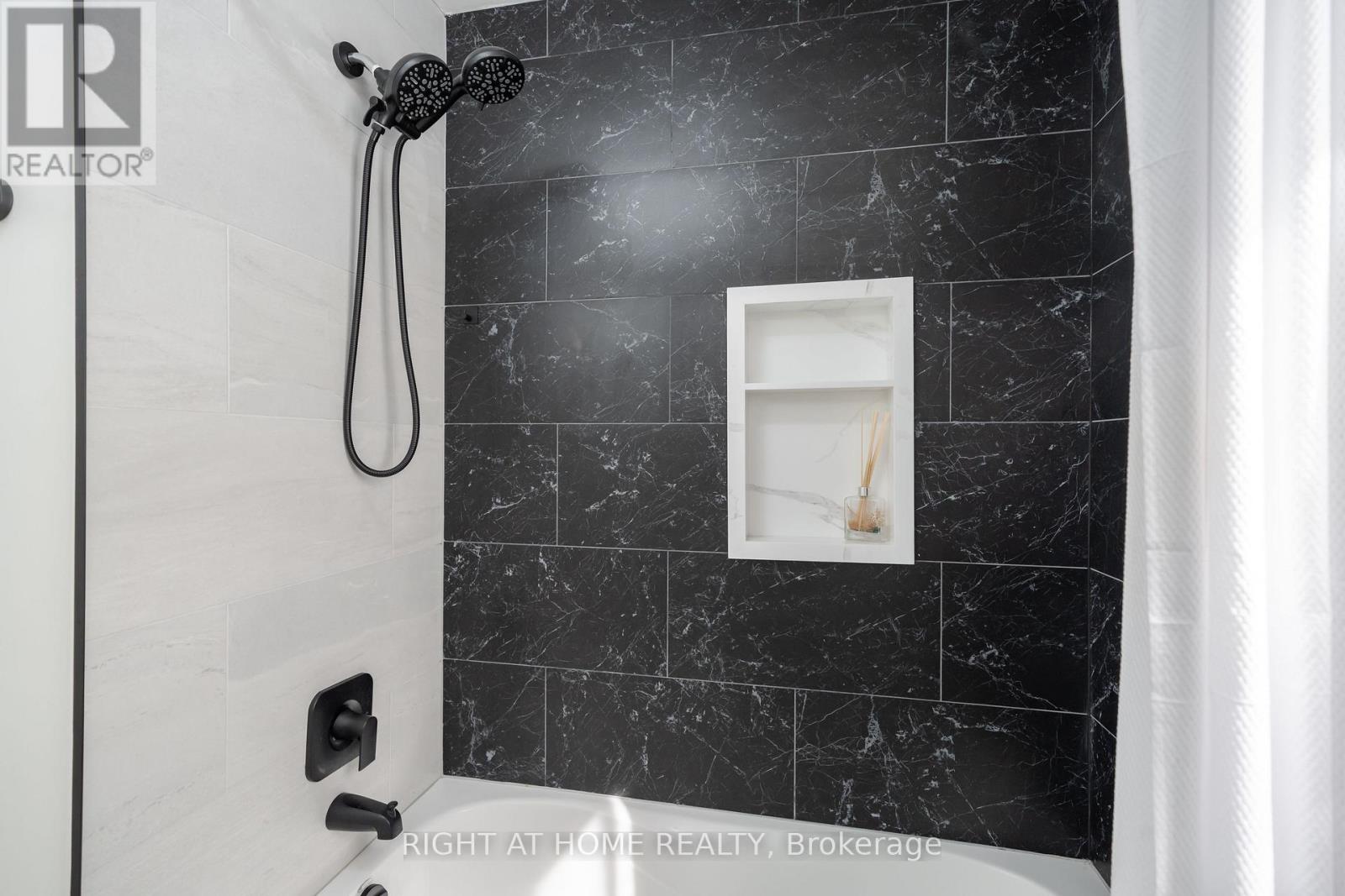 182 Meadowhawk Trail, Bradford West Gwillimbury, Ontario  L3Z 0E9 - Photo 27 - N12441386