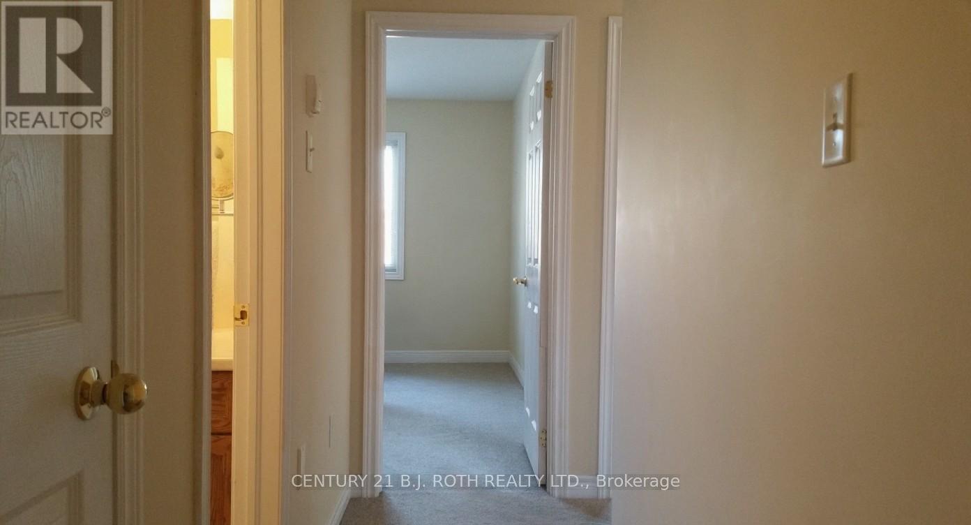 Upper - 194 Livingstone Street E, Barrie, Ontario  L4M 6M4 - Photo 7 - S12630034