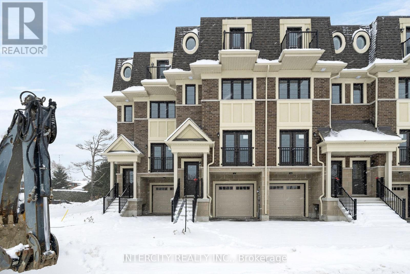 UNIT 20 - 79 MARRET LANE, Clarington, Ontario