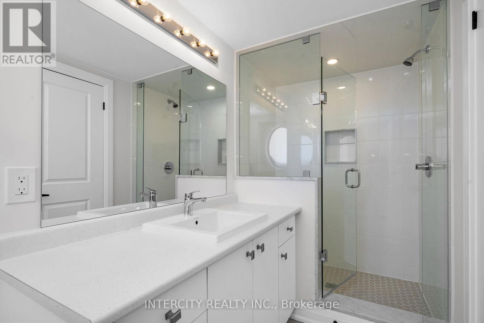 Unit 20 - 79 Marret Lane, Clarington, Ontario  L1B 1J2 - Photo 21 - E12640562