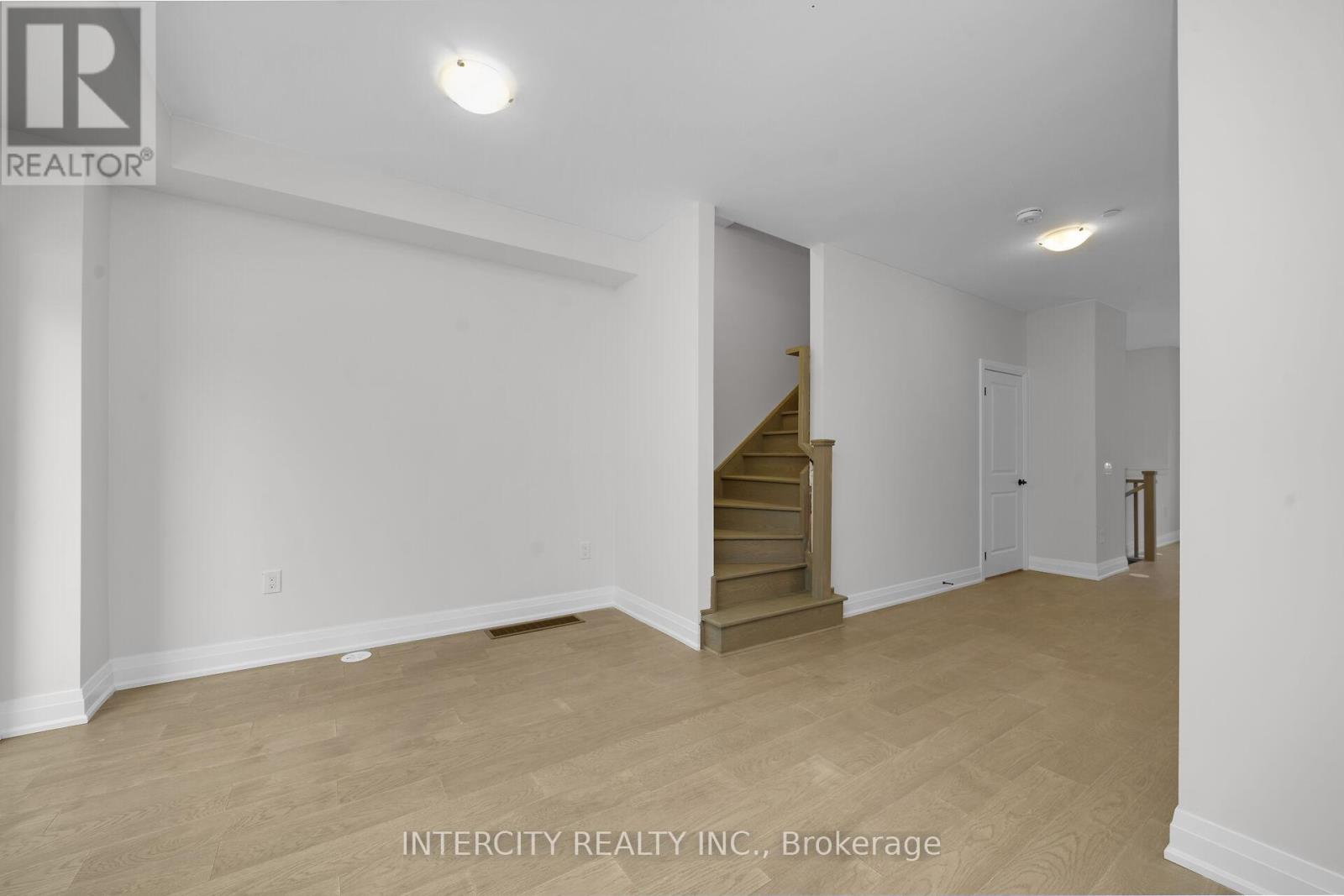 Unit 5 - 19 Marret Lane, Clarington, Ontario  L1B 1J2 - Photo 9 - E12640568