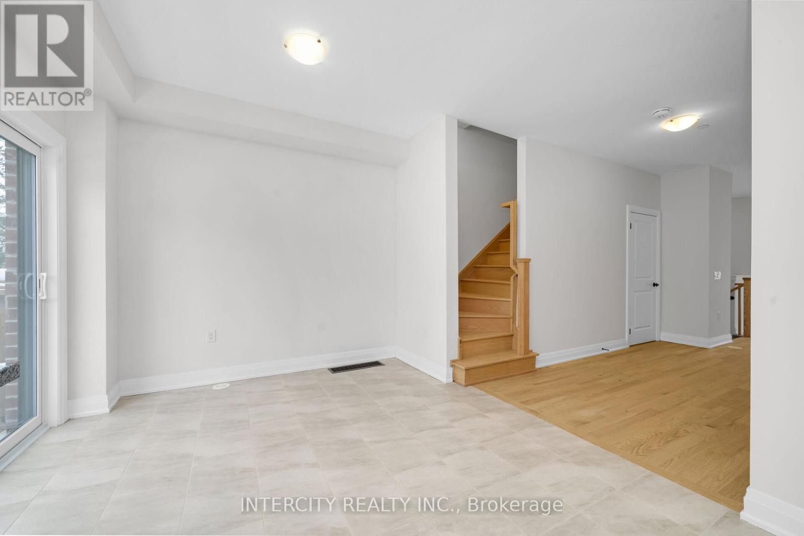 Unit 11 - 43 Marret Lane, Clarington, Ontario L1B 1J2 - Photo 9 - E12640570