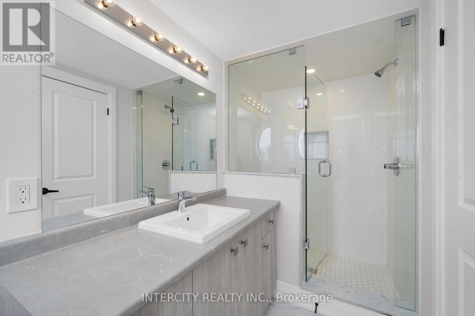 Unit 16 - 63 Marret Lane, Clarington, Ontario  L1B 1J2 - Photo 21 - E12640572