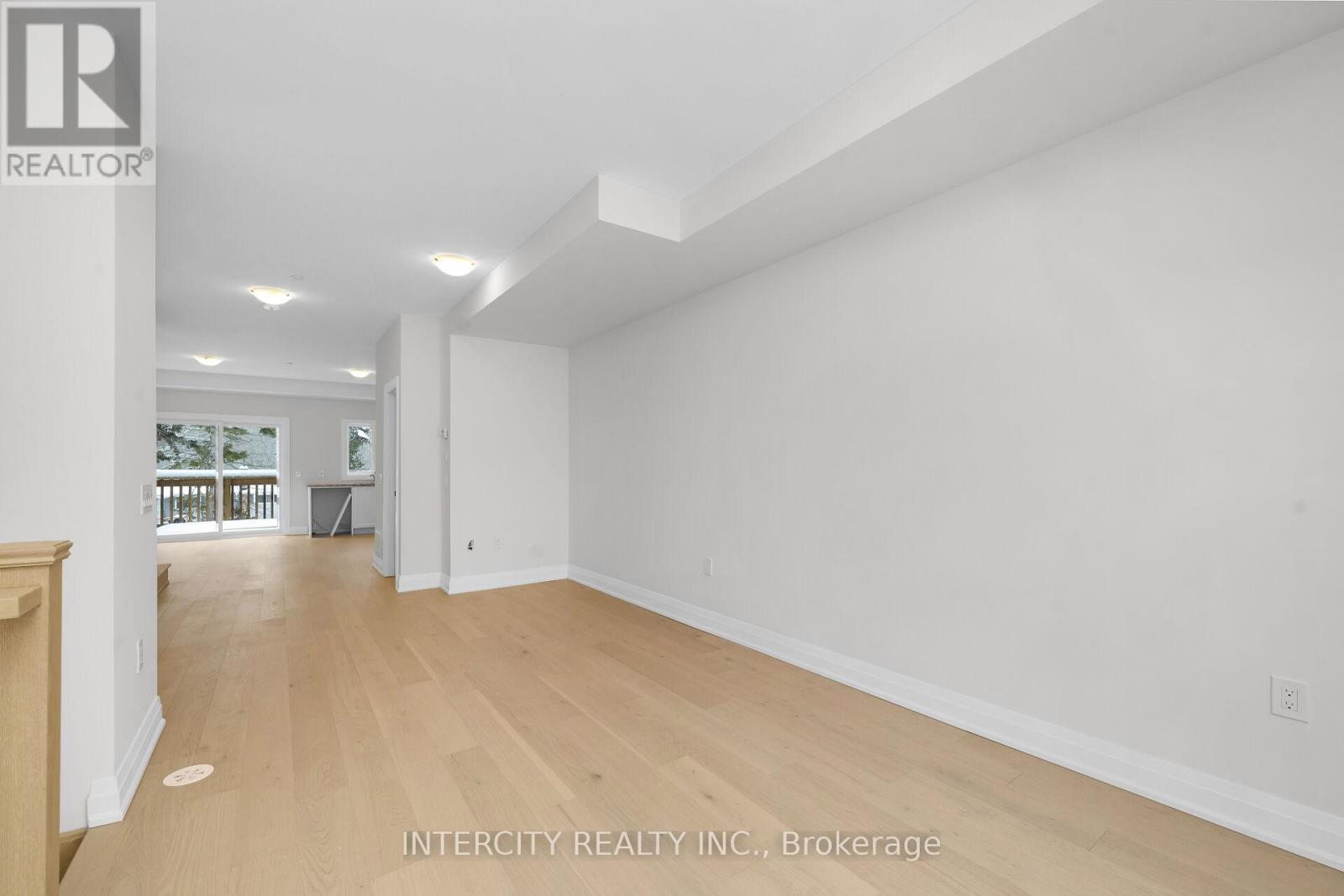 Unit 16 - 63 Marret Lane, Clarington, Ontario  L1B 1J2 - Photo 3 - E12640572