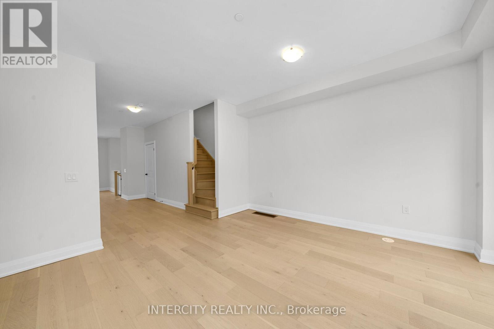 Unit 16 - 63 Marret Lane, Clarington, Ontario  L1B 1J2 - Photo 9 - E12640572