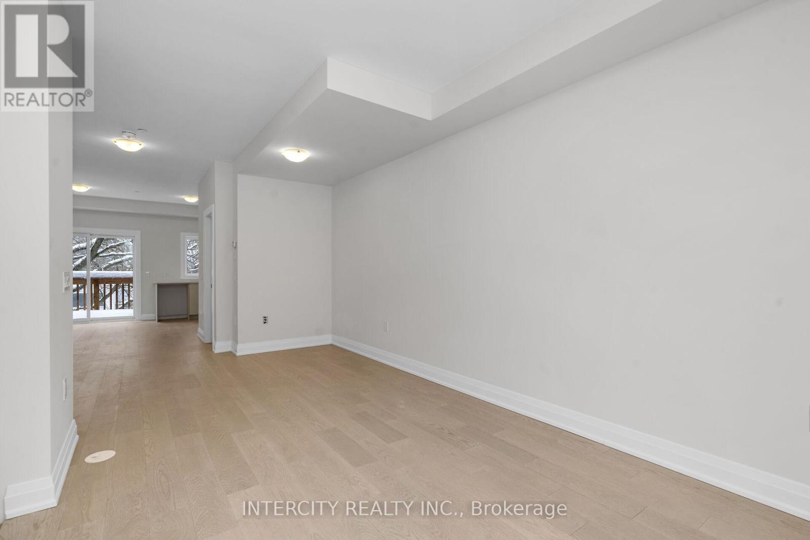 Unit 10 - 39 Marret Lane, Clarington, Ontario  L1B 1J2 - Photo 3 - E12640582