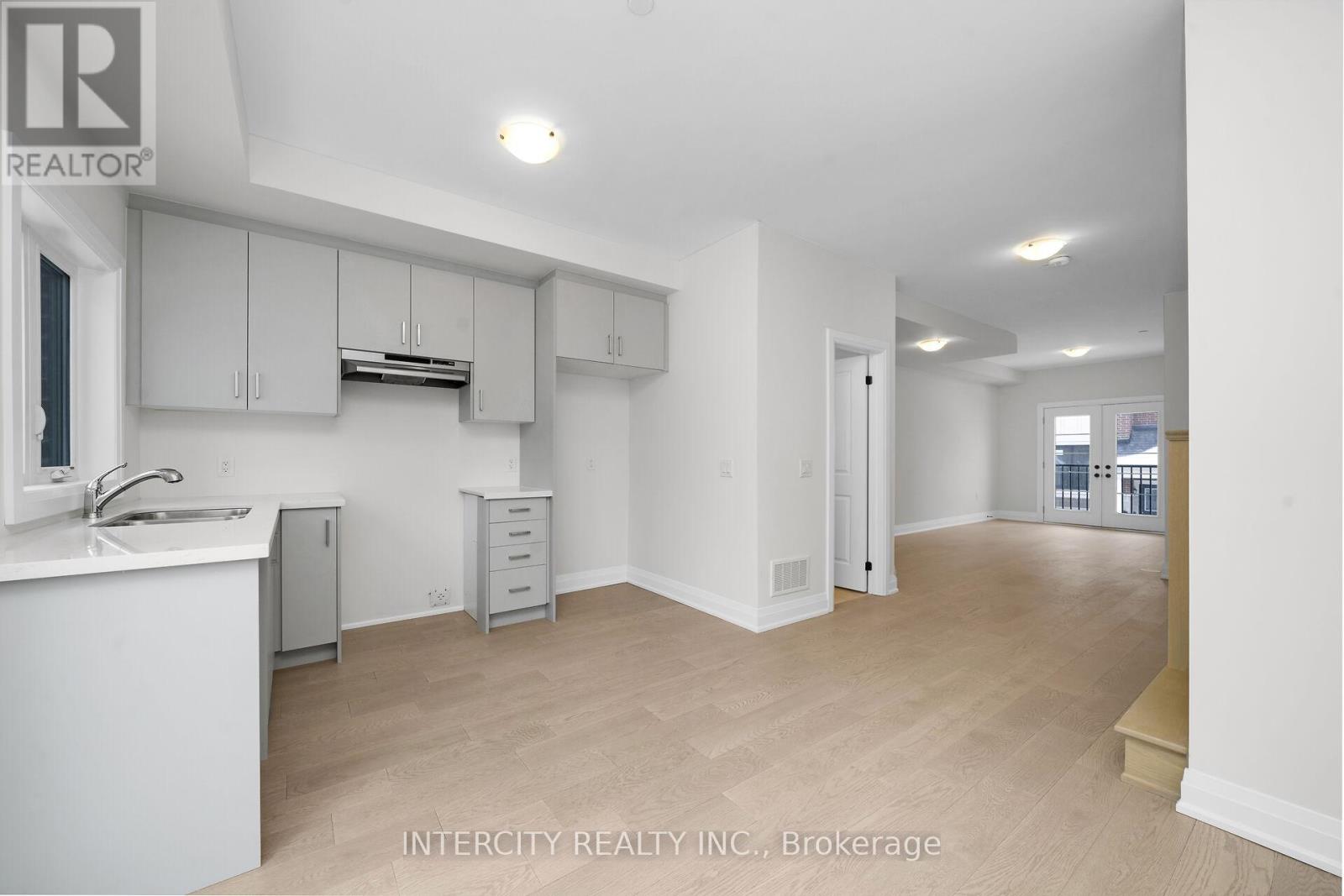 Unit 10 - 39 Marret Lane, Clarington, Ontario  L1B 1J2 - Photo 8 - E12640582