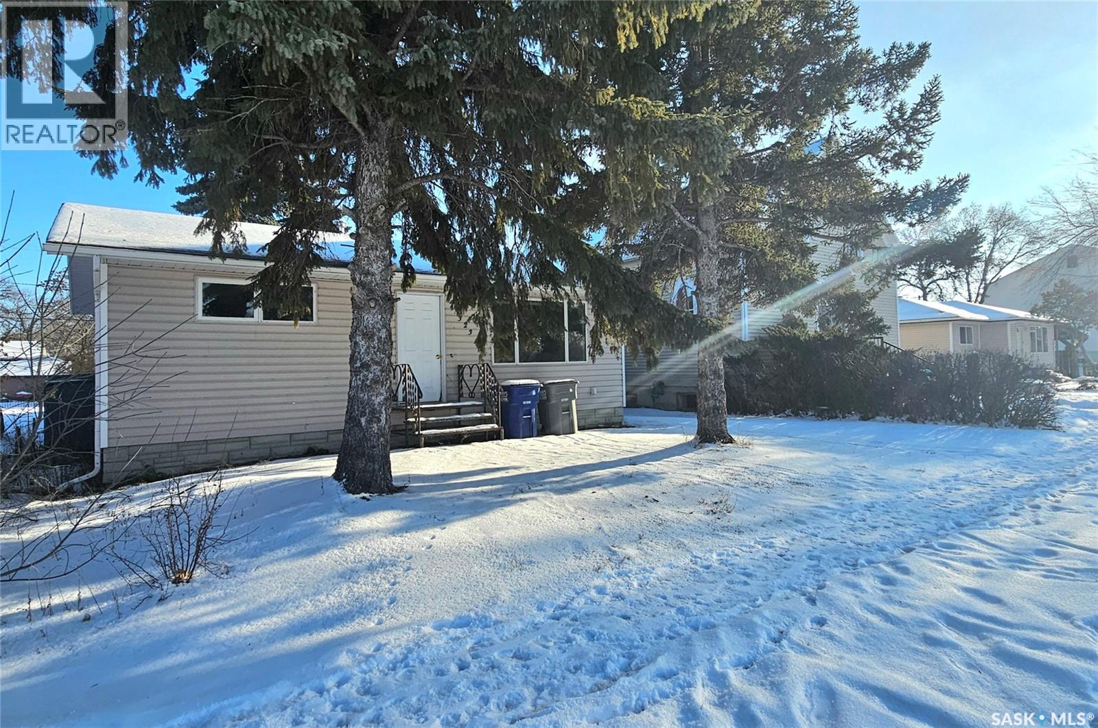 323 Thompson STREET, herbert, Saskatchewan