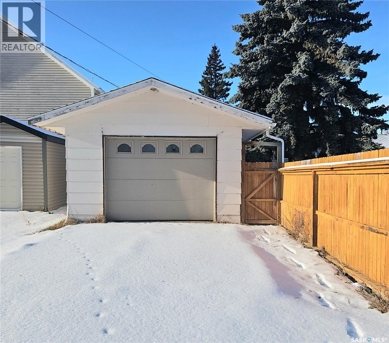 323 Thompson Street, Herbert, Saskatchewan  S0H 2A0 - Photo 2 - SK025740