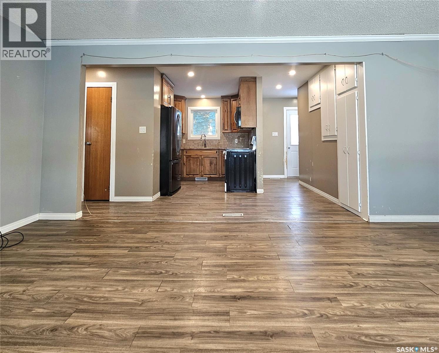 323 Thompson Street, Herbert, Saskatchewan  S0H 2A0 - Photo 3 - SK025740