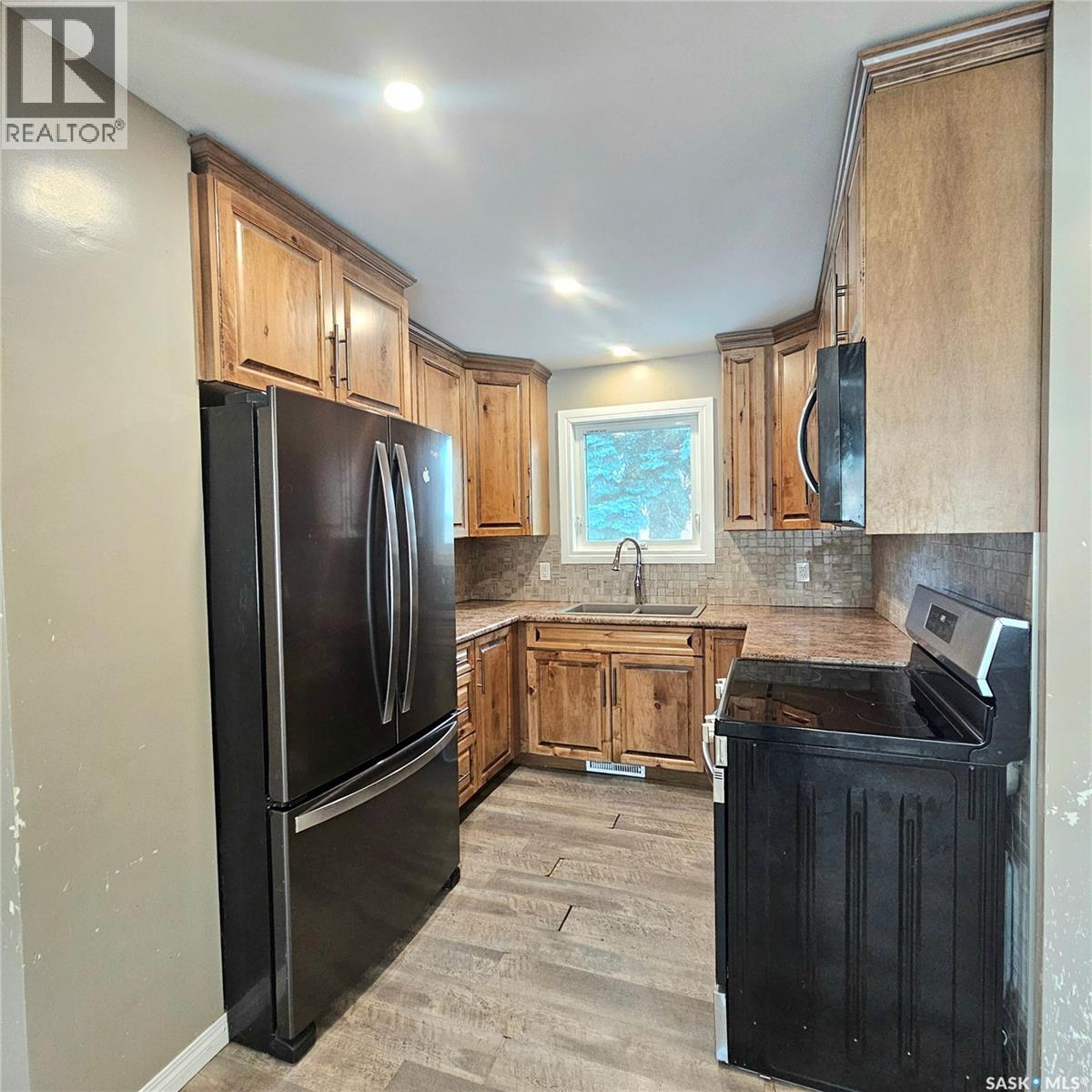 323 Thompson Street, Herbert, Saskatchewan  S0H 2A0 - Photo 4 - SK025740