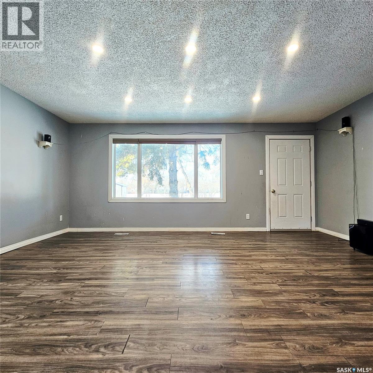 323 Thompson Street, Herbert, Saskatchewan  S0H 2A0 - Photo 7 - SK025740