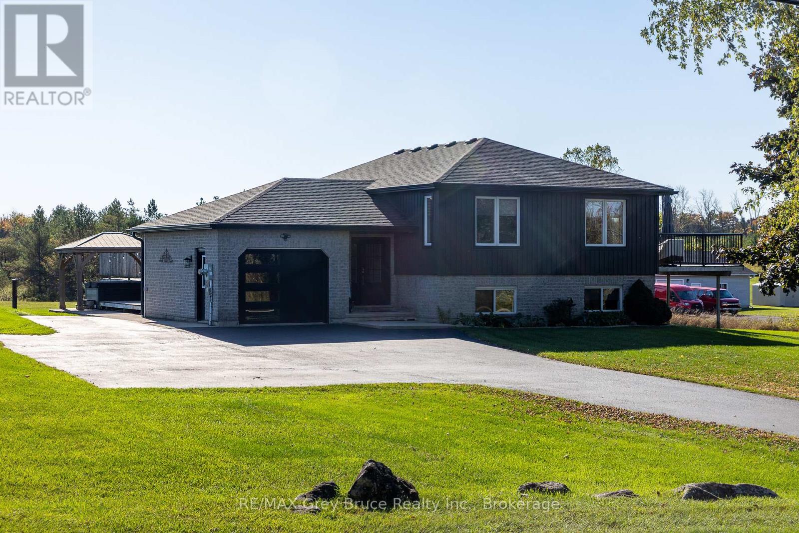 200050 10 SIDE ROAD, Georgian Bluffs, Ontario