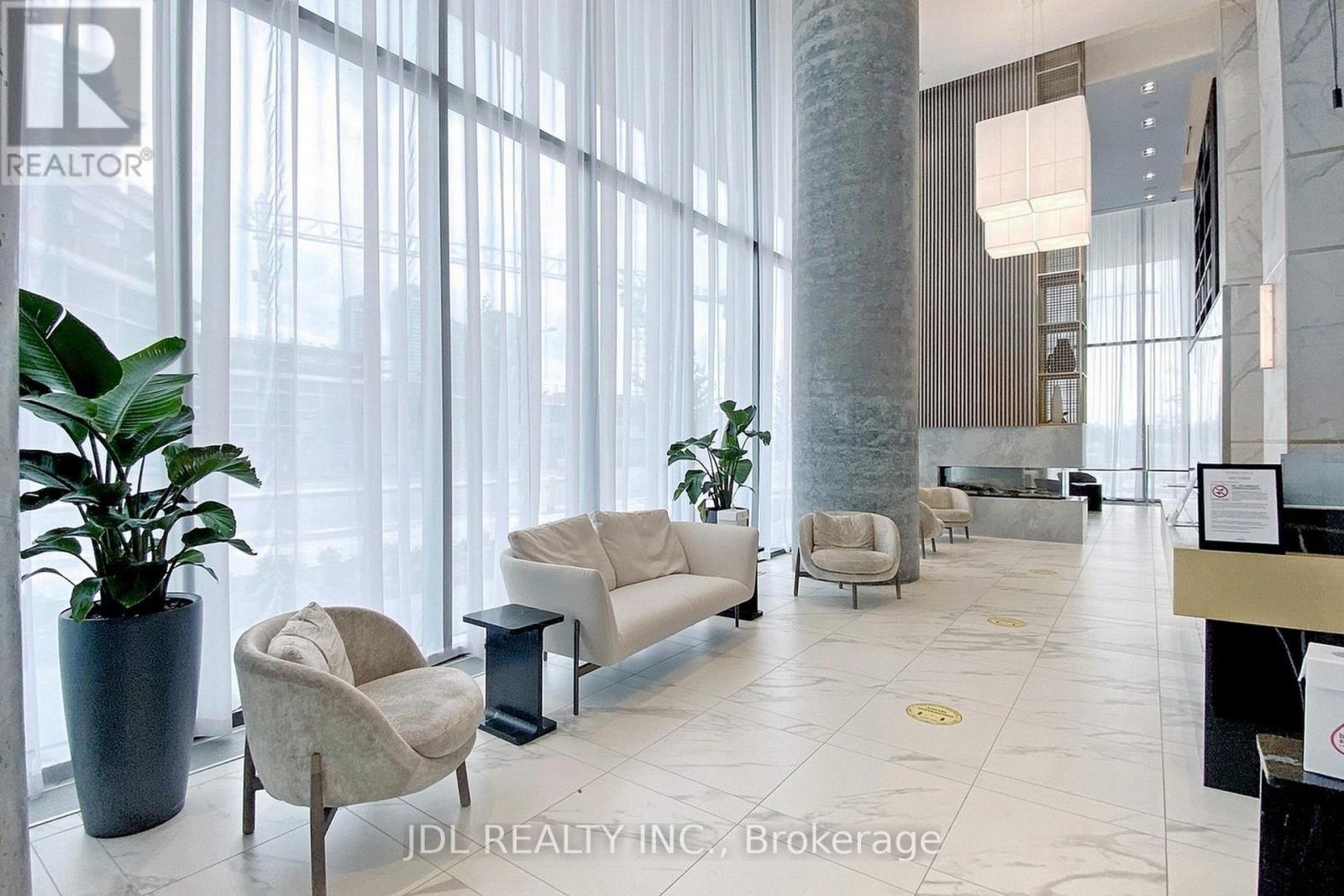 1105 - 905 Portage Parkway, Vaughan, Ontario  L4K 0J7 - Photo 3 - N12640544