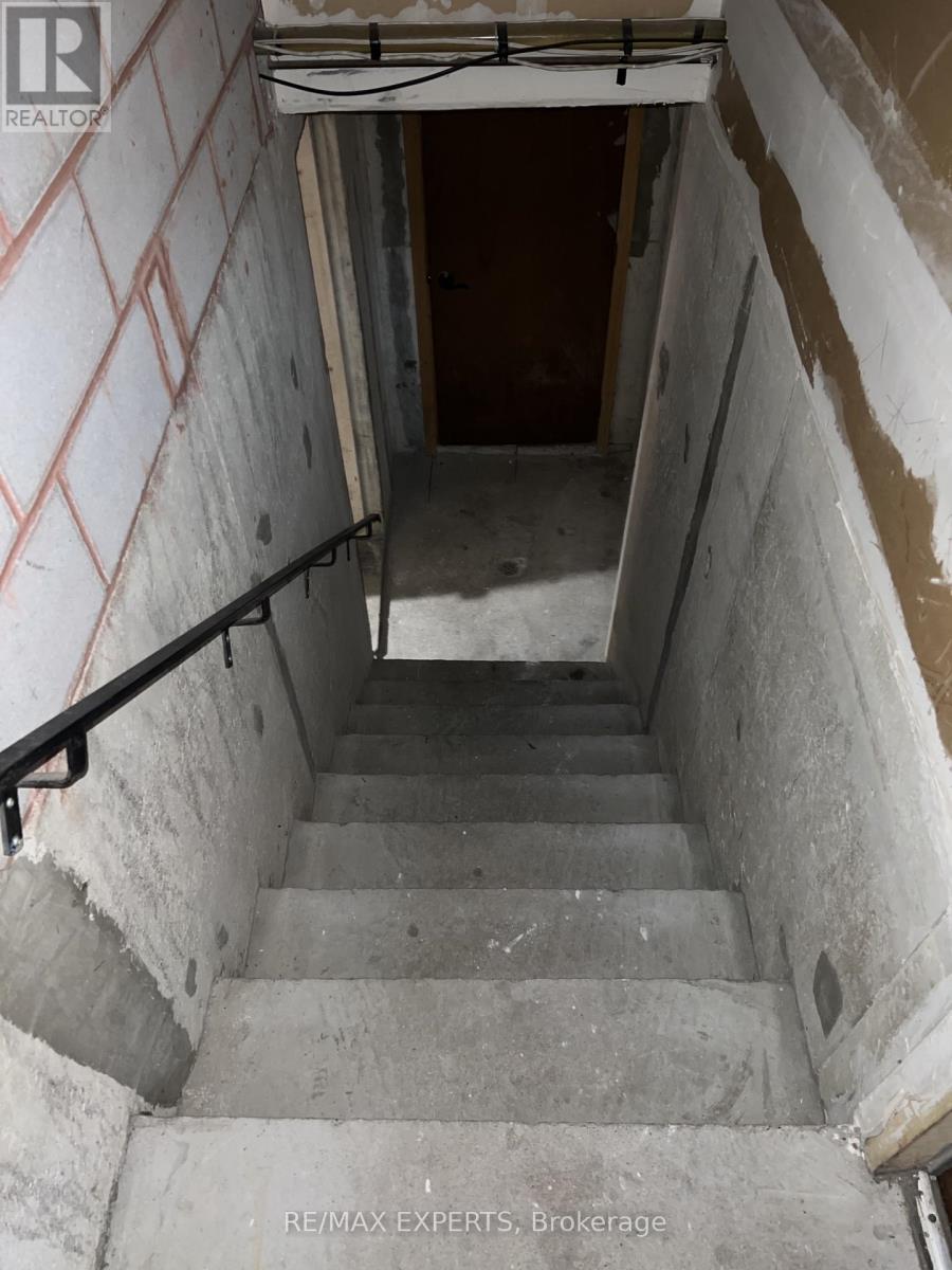 121 Jackman Crescent, Vaughan, Ontario  L4L 6N9 - Photo 16 - N12640554