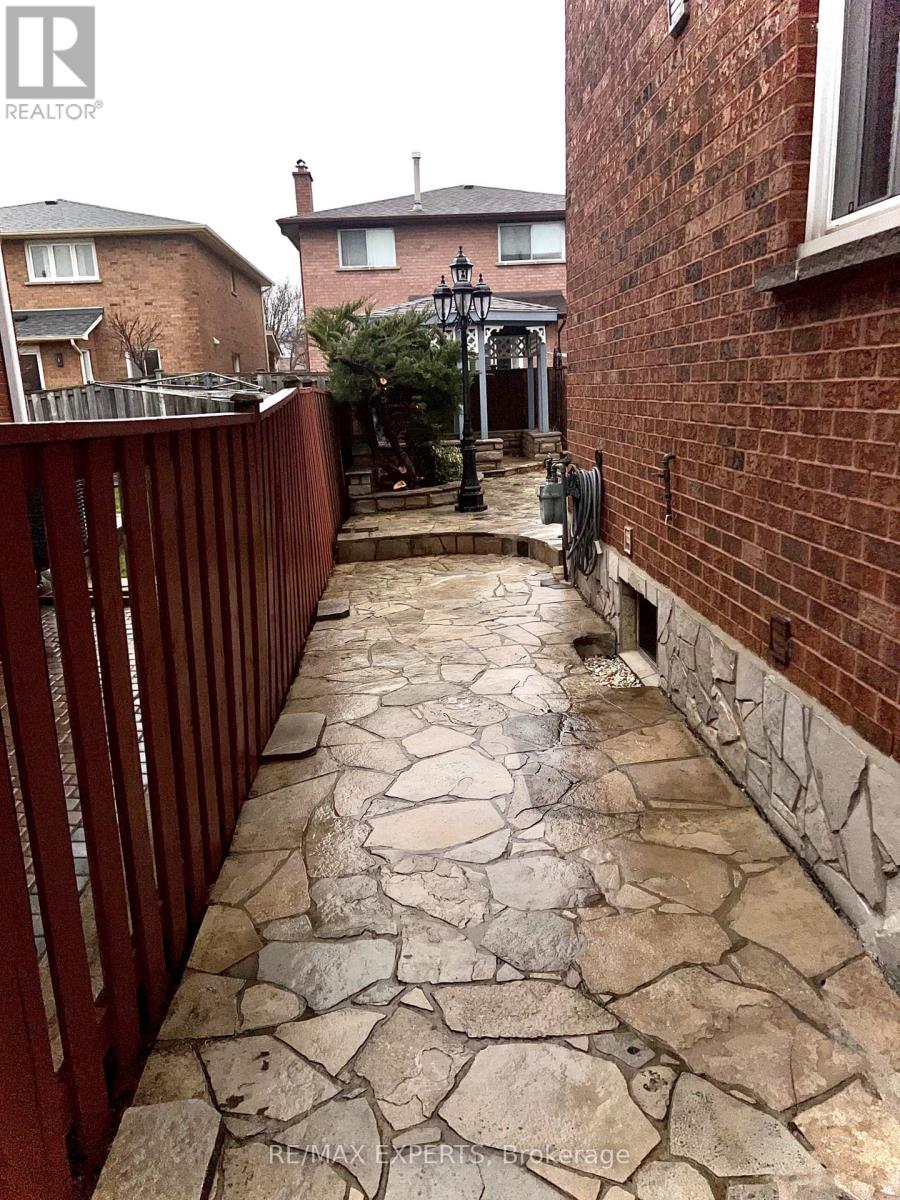 121 Jackman Crescent, Vaughan, Ontario  L4L 6N9 - Photo 18 - N12640554