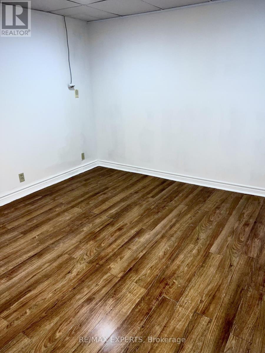 121 Jackman Crescent, Vaughan, Ontario  L4L 6N9 - Photo 6 - N12640554