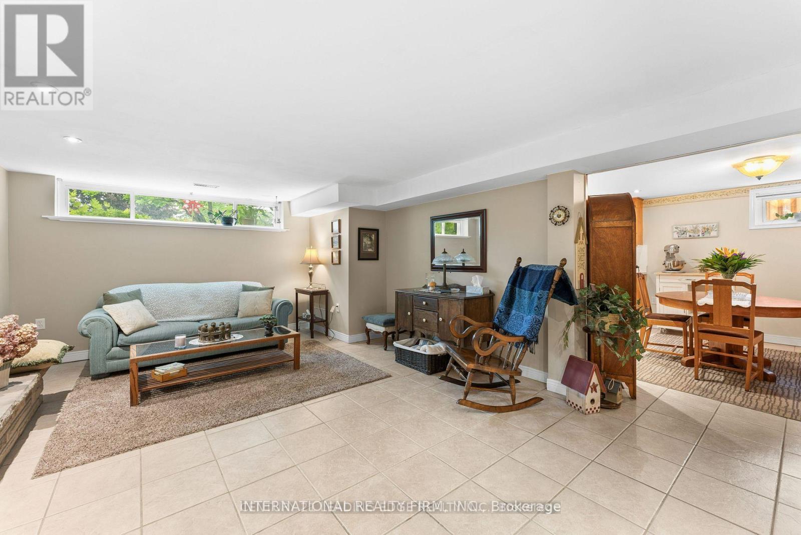 Basement Apt - 46 Johnson Road, Aurora, Ontario  L4G 2A2 - Photo 4 - N12640594