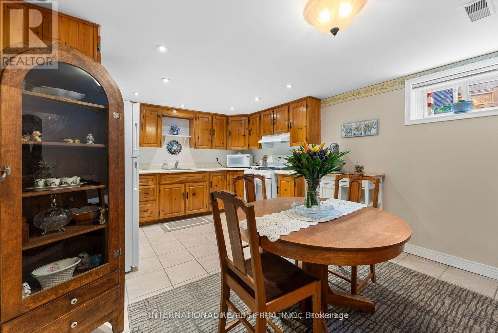 Basement Apt - 46 Johnson Road, Aurora, Ontario  L4G 2A2 - Photo 7 - N12640594