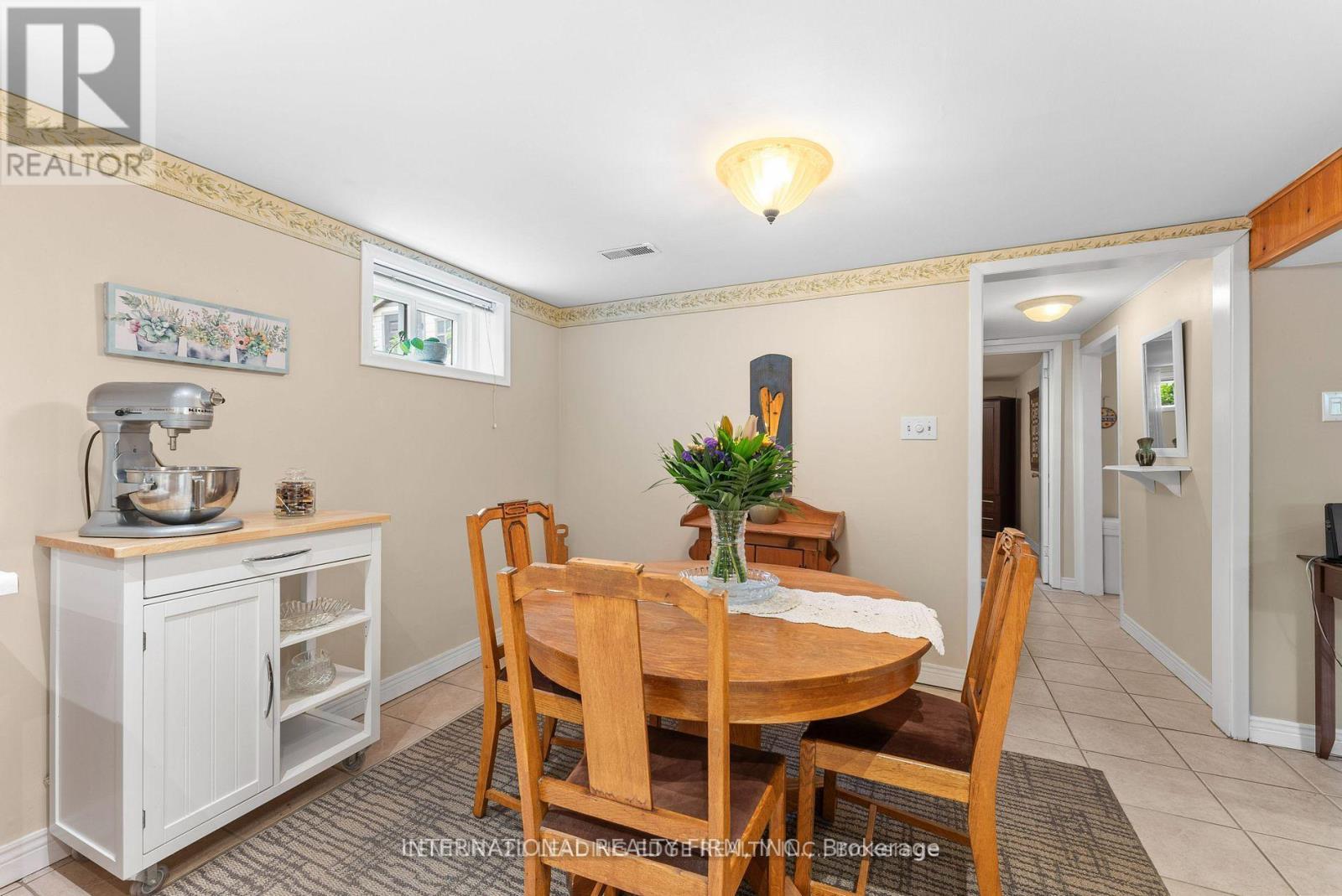 Basement Apt - 46 Johnson Road, Aurora, Ontario  L4G 2A2 - Photo 8 - N12640594