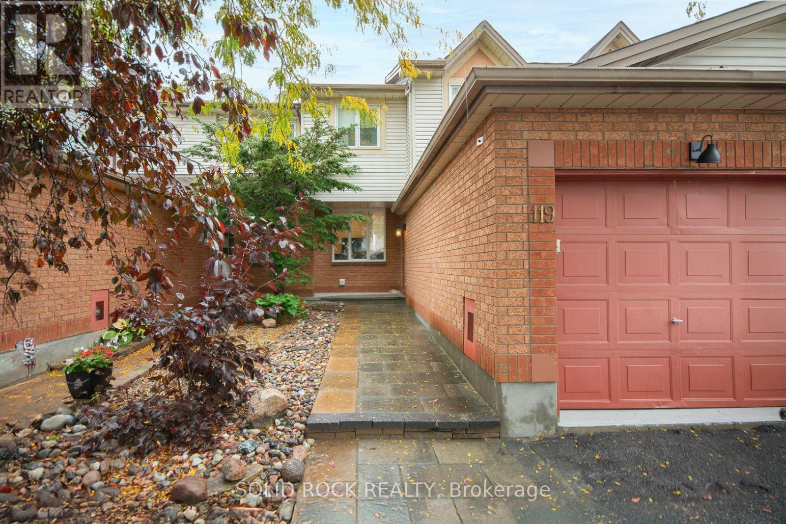 119 Kincardine Drive, Ottawa, Ontario  K2V 1B1 - Photo 5 - X12437854