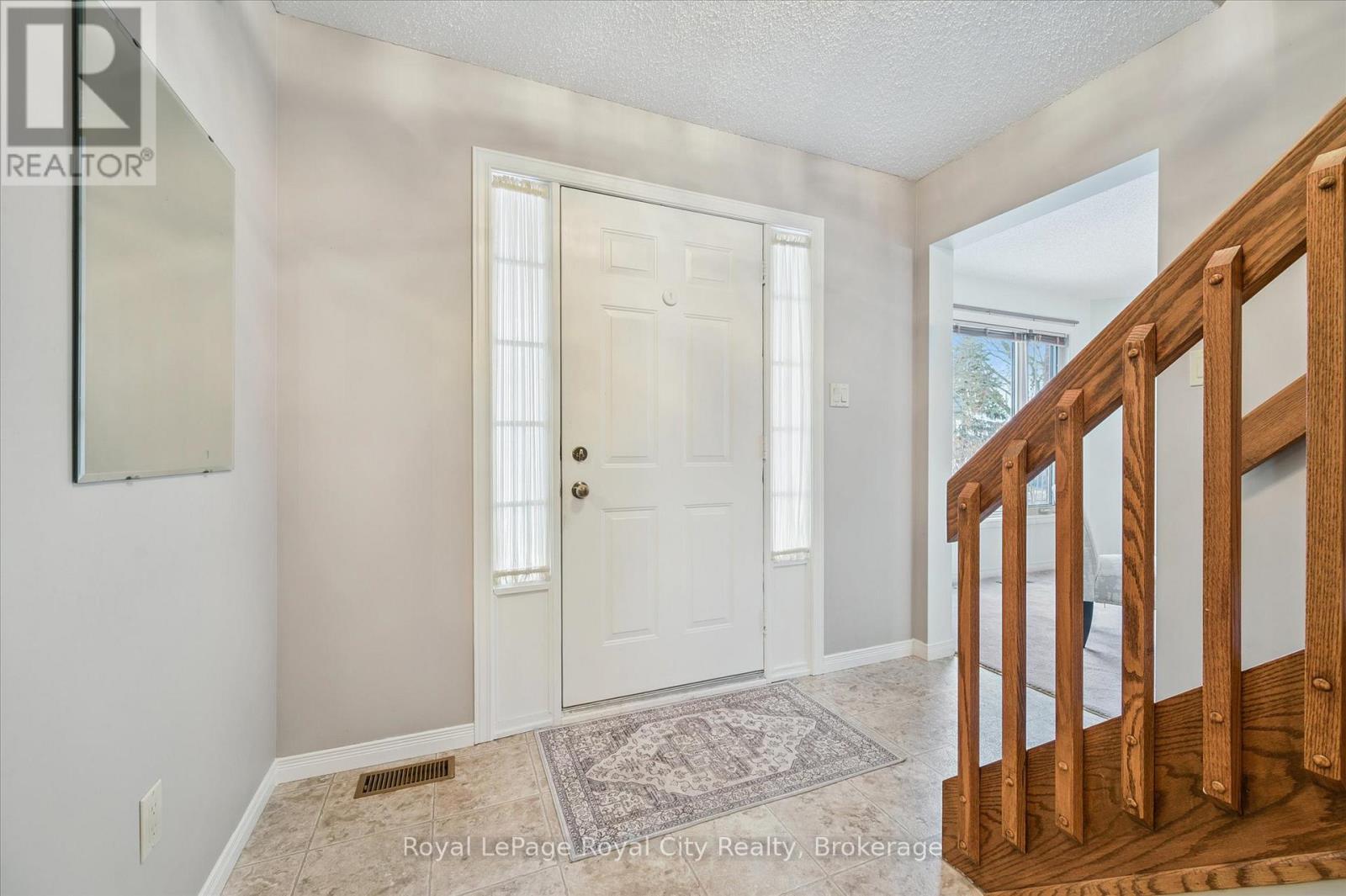 43 Brady Lane, Guelph, Ontario N1L 1A4 - Photo 4 - X12640728