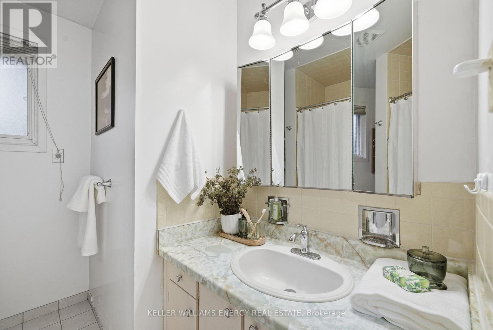 1485 Oneida Court, Oshawa (Samac), Ontario  L1G 4M7 - Photo 27 - E12640710