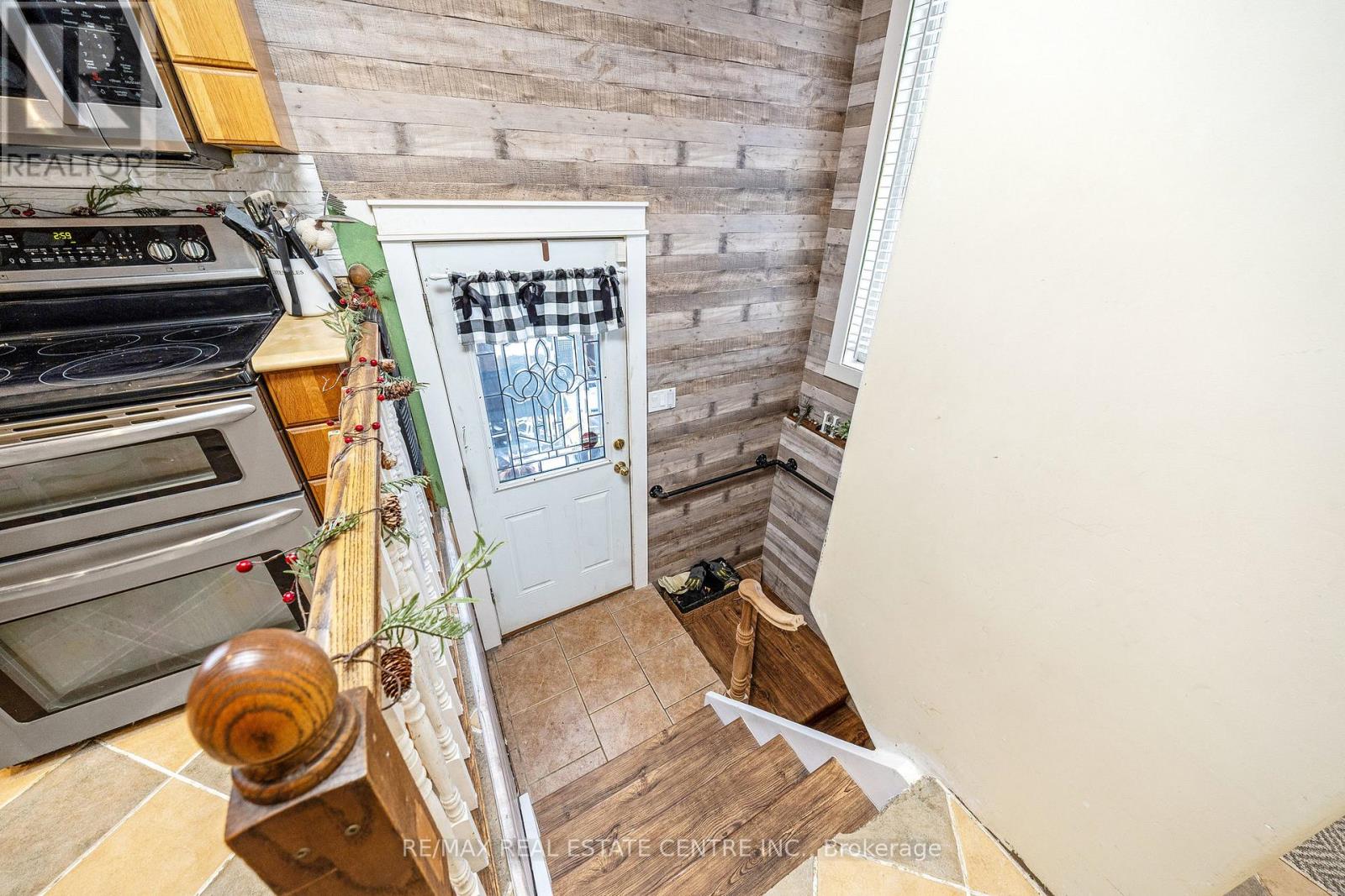 1320 Bunnell Drive, Burlington (Mountainside), Ontario  L7P 2E1 - Photo 11 - W12640546