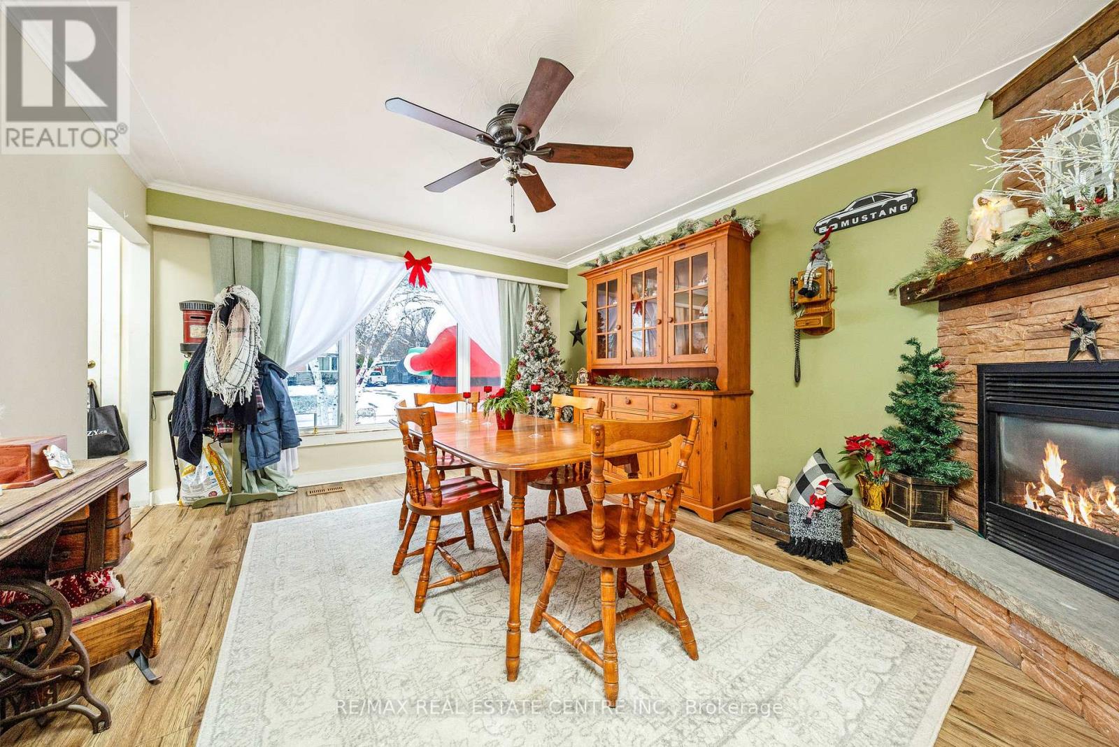 1320 Bunnell Drive, Burlington (Mountainside), Ontario  L7P 2E1 - Photo 2 - W12640546