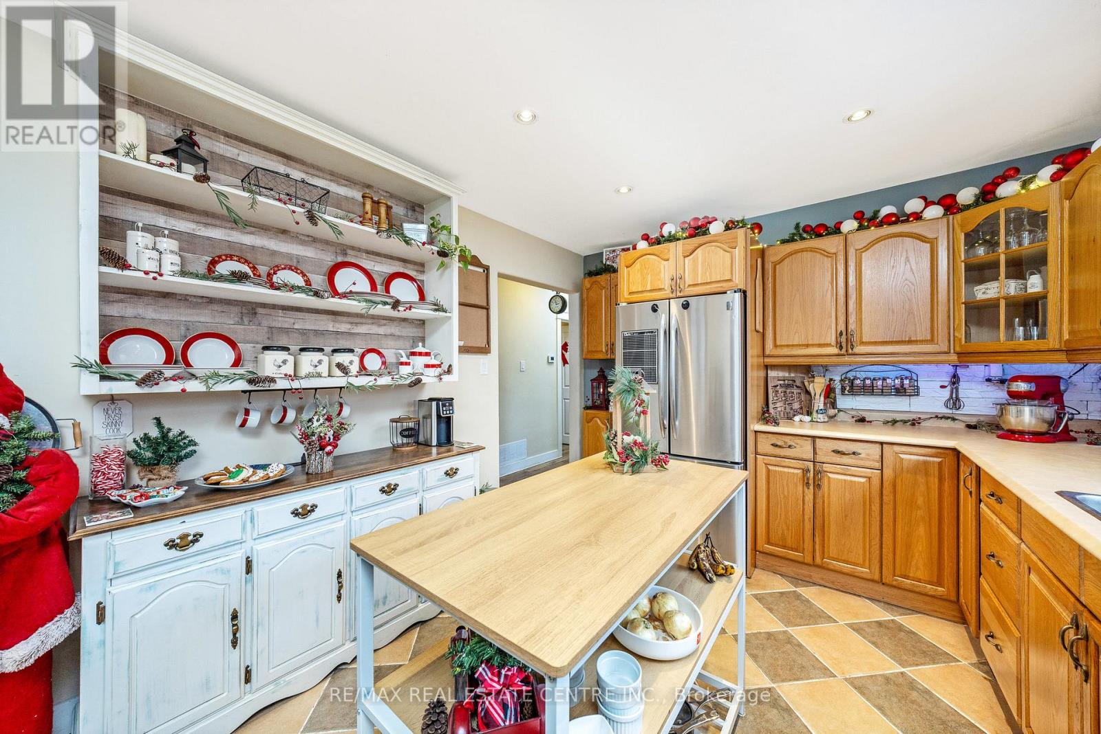 1320 Bunnell Drive, Burlington (Mountainside), Ontario  L7P 2E1 - Photo 5 - W12640546