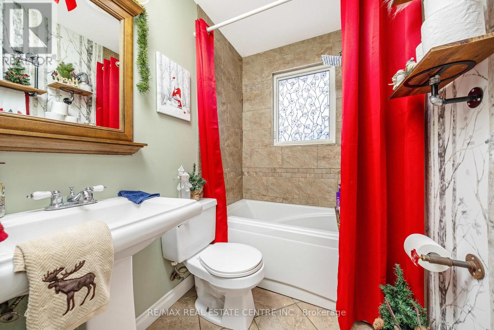 1320 Bunnell Drive, Burlington (Mountainside), Ontario  L7P 2E1 - Photo 9 - W12640546