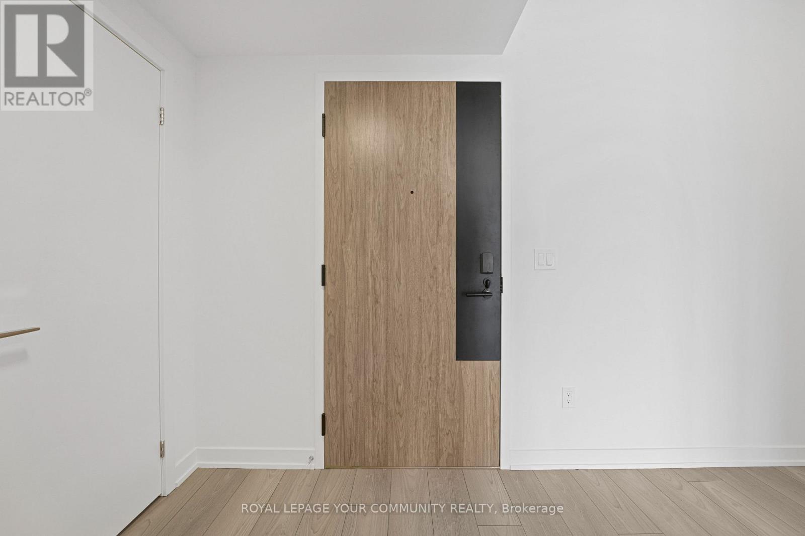 805 - 1007 The Queensway, Toronto, Ontario  M8Z 6C7 - Photo 5 - W12640578