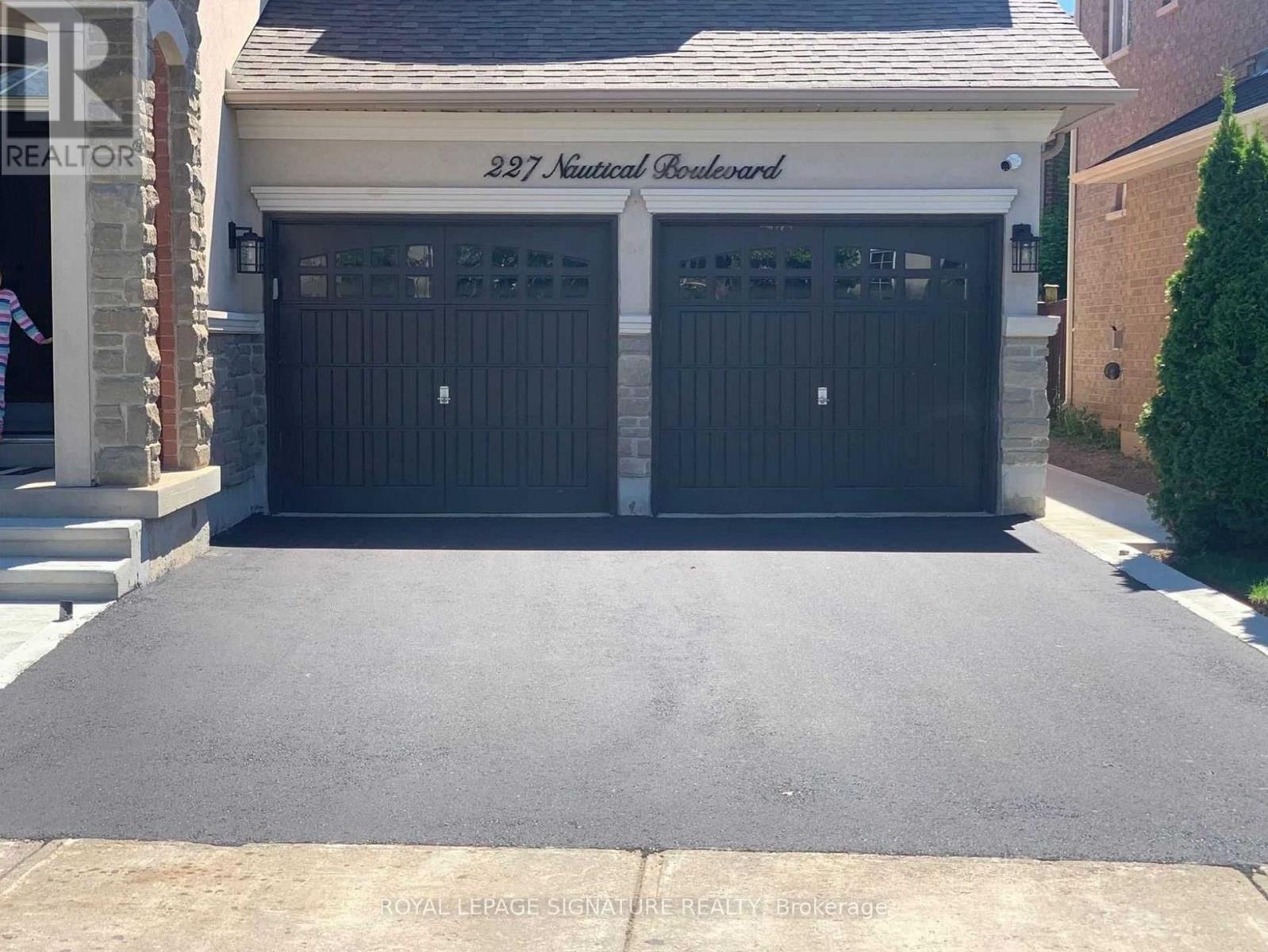 B - 227 NAUTICAL BOULEVARD, Oakville, Ontario