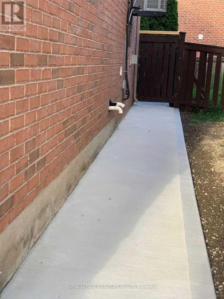 B - 227 Nautical Boulevard, Oakville, Ontario  L6L 0B9 - Photo 12 - W12640598