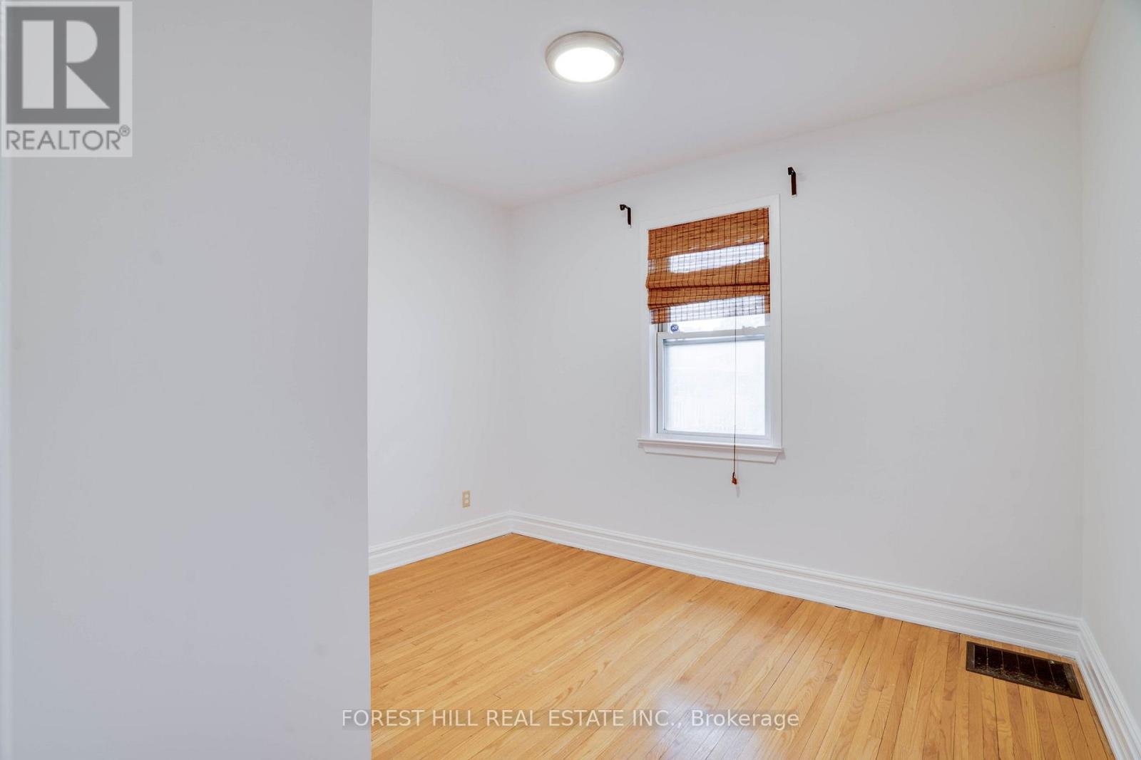 12 Glen Agar Drive, Toronto (Princess-Rosethorn), Ontario  M9B 5L3 - Photo 15 - W12640604