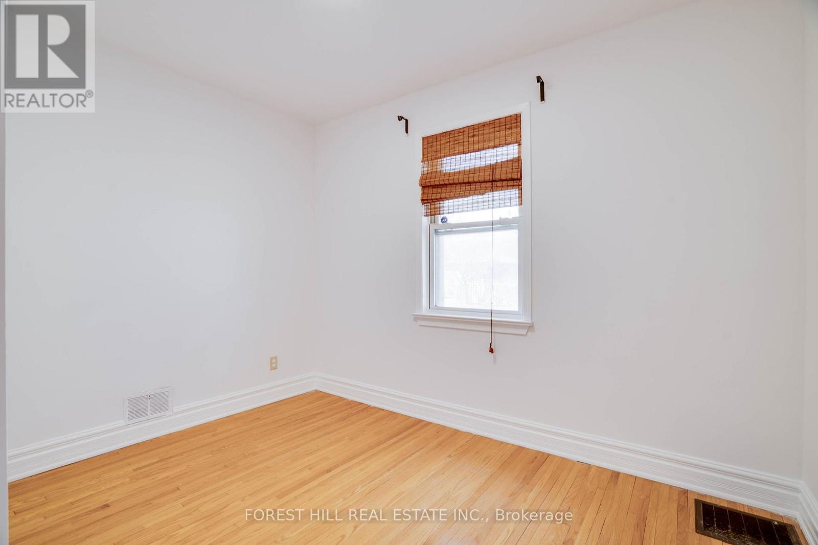 12 Glen Agar Drive, Toronto (Princess-Rosethorn), Ontario  M9B 5L3 - Photo 16 - W12640604